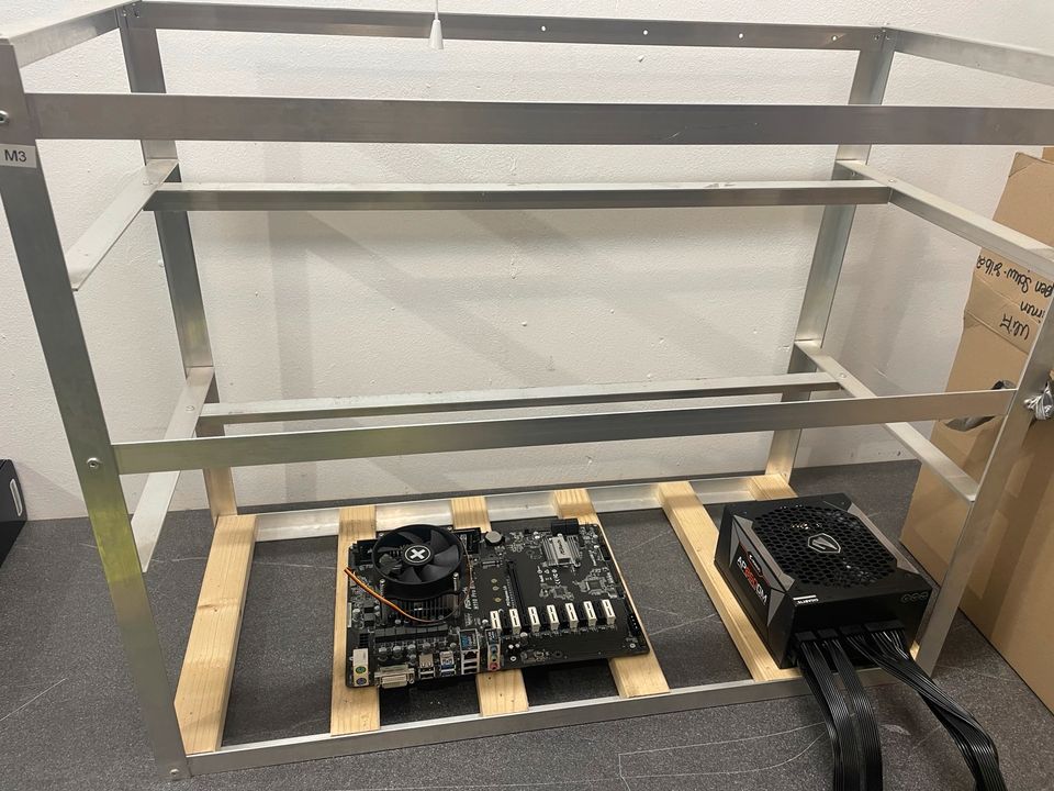 Mining Rig für 14 GPU, inkl. H110 Pro BTC+, RAM, CPU, Netzteil in Hameln