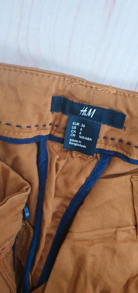 Paket 4 Hosen S M 36 38 gelb ocker Zimt curry weiß H&M Esprit in Schildow