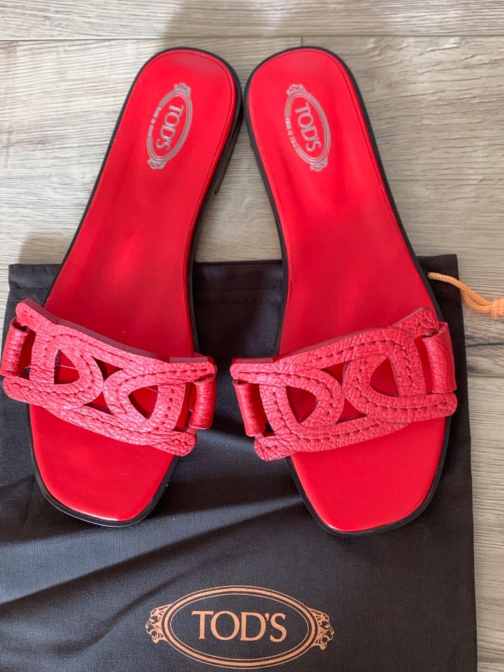 Tod‘s Ledersandalen in rot original Größe 39,5 in Königswinter