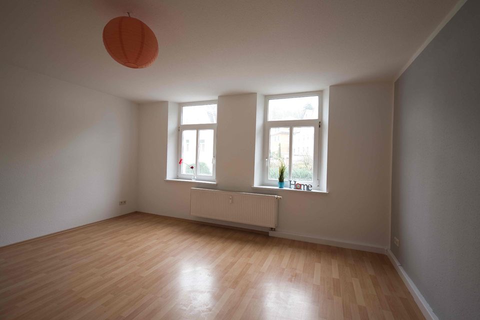 ATTRAKTIVE SINGLEWOHNUNG sucht NEUEN MIETER!!  :-) in Waldheim