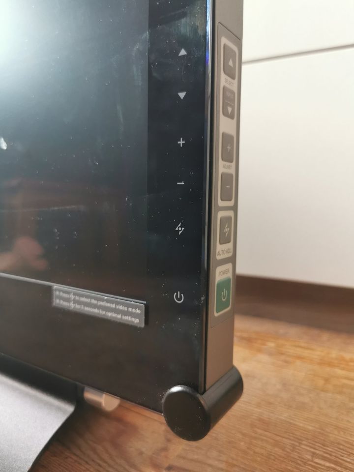 Neovo X-17AV - 17 Zoll Monitor (ungeprüft) in Mietingen