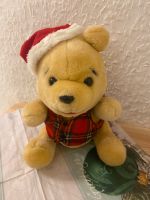 Winnie the Pooh Kuscheltier 25 cm Weihnachtsedition Berlin - Biesdorf Vorschau