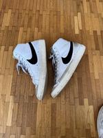 Nike Blazer weiß in Gr. 47 Neuhausen-Nymphenburg - Neuhausen Vorschau