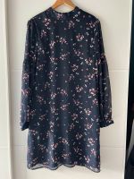 Festliches Kleid mit Blumen Vero Moda M Obergiesing-Fasangarten - Obergiesing Vorschau