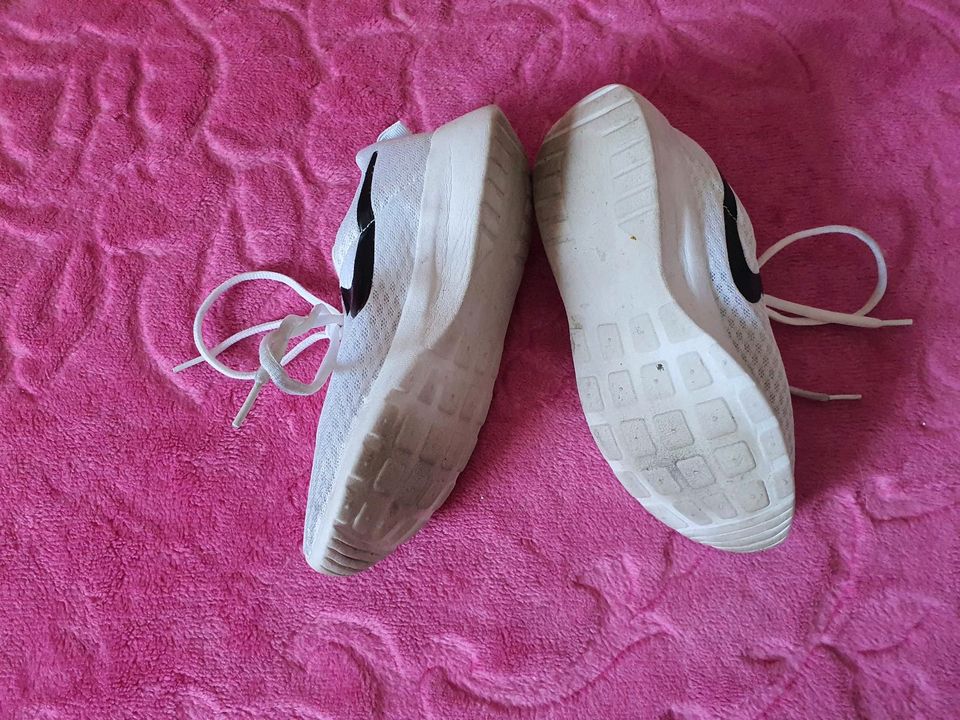 Schuhe 32 weiß in Velbert