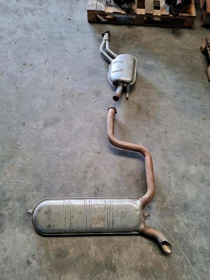 Mercedes W124 300TE Auspuff Mittelschaldampfer/Endschaldampfer in Straelen
