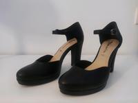 Tamaris Pumps Riemchen Gr. 39 wie neu Berlin - Lichtenberg Vorschau