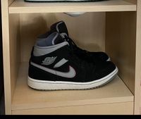 Jordan 1 Mid Black Particle Grey Gym Red Größe 42.5 (US9) Essen - Essen-Borbeck Vorschau