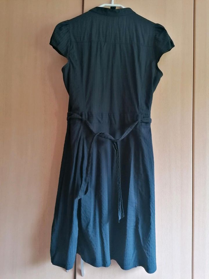 Damen Sommerkleid H&M gr 42 schwarz in Kappeln