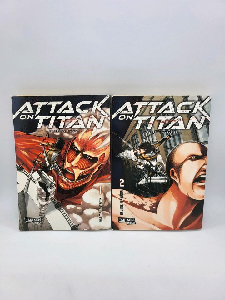 Manga Attack on Titan, Band 1+2 in Düren