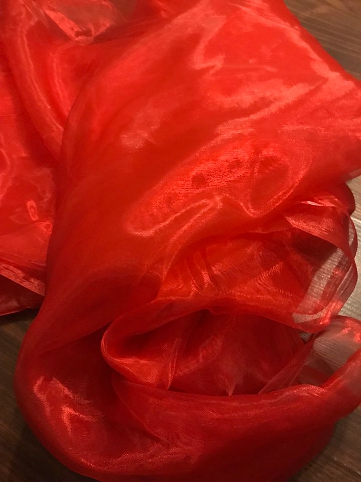 Organza rot 1.40 x 2,50 Meter und weiß 0,40x2 Meter in Korschenbroich