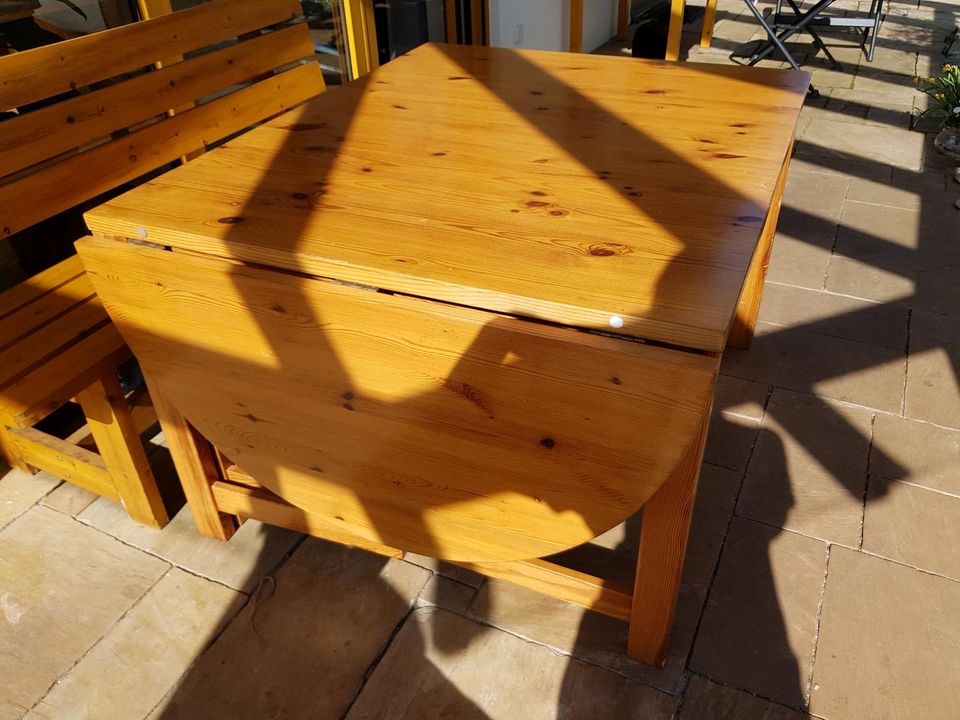 Tisch ausklappbar in Burgthann 