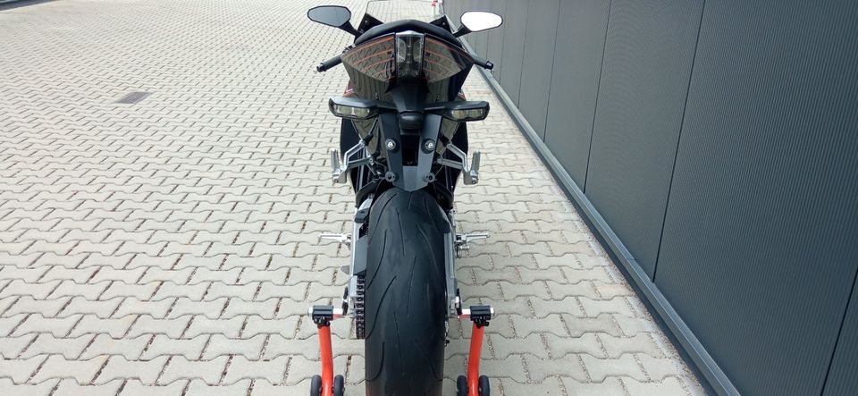 KTM RC8 Black Dark 1. Hand - TOP ZUSTAND in Karlsruhe