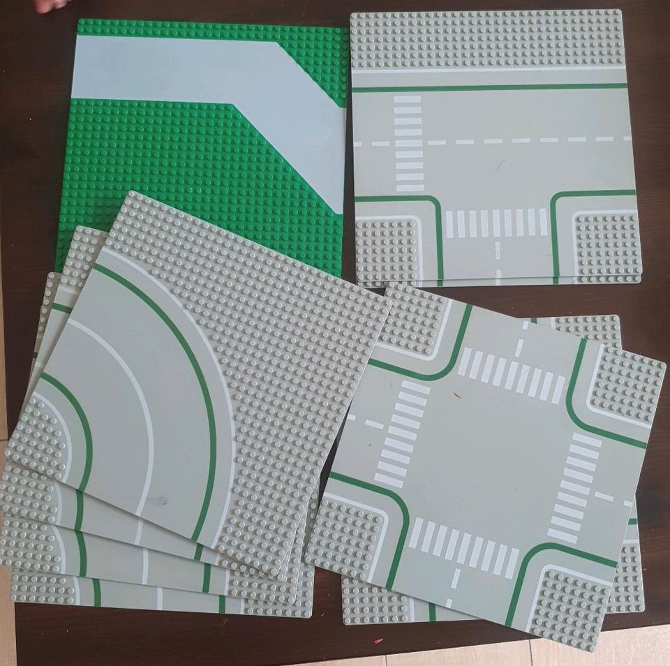 LEGO® Platte 32 x 32 Strasse T Kreuzung mit Fahrradweg hellgrau 2 in Potsdam