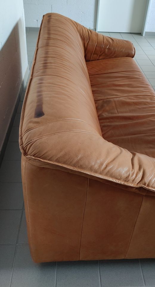 Rotbraunes Sofa aus echtem Büffelleder (Dreisitzer) in Aachen