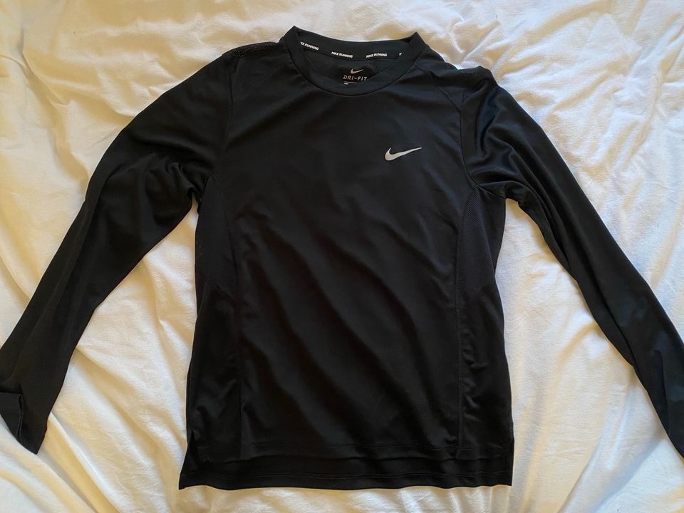 Nike Running Shirt Longsleeve Sport Fitness Gr M schwarz 38 in Berlin