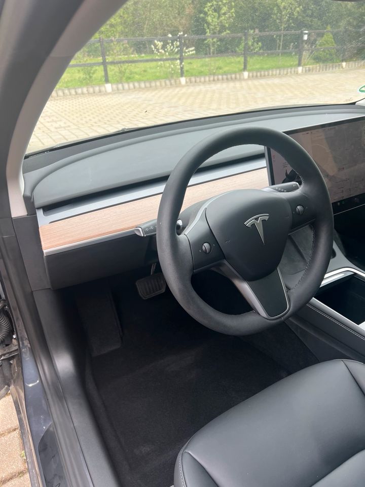 Tesla Model 3 Long Range in Altenburg