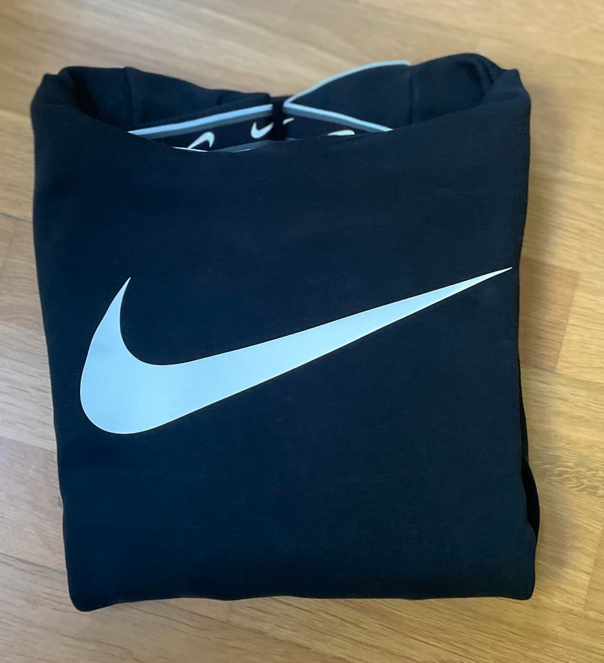 Nike Kapuzenpulli- S Schwarz in München