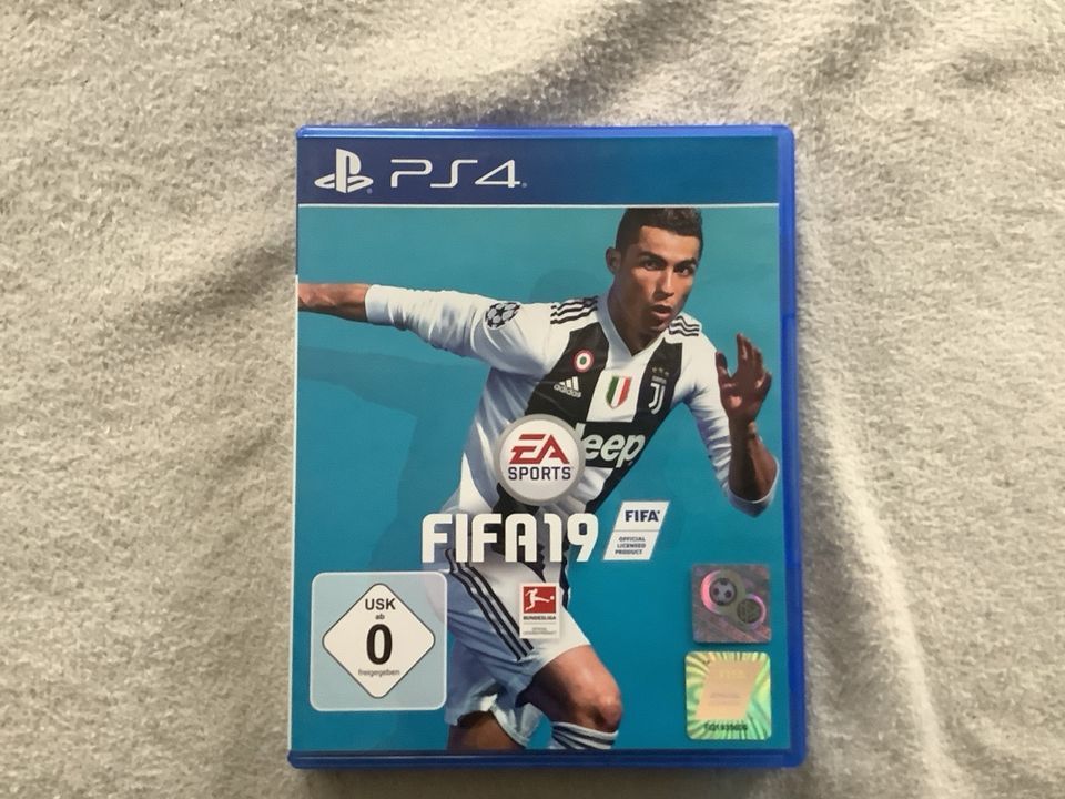 PlayStation 4 FIFA Teil 18 bis 21 in Gehrden