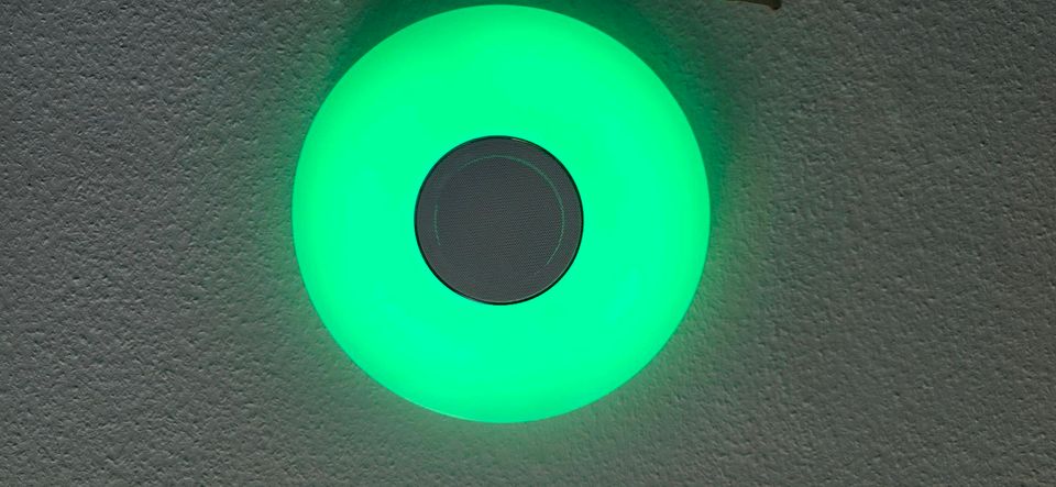 Bluetooth RGB Lampe mit Fernbedienung in Ronnenberg