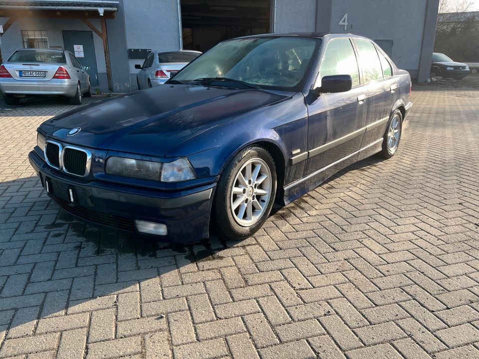 E36 318i BMW in Stadtallendorf