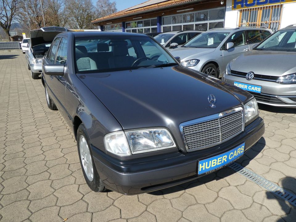 Mercedes-Benz C 180 CLASSIC Neuwagenzustand*NUR 17´km in Polling