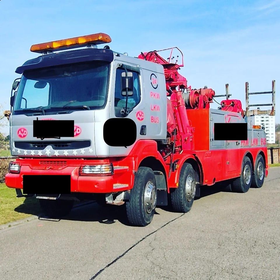 Renault RVI Abschleppwagen DA1 in Essen