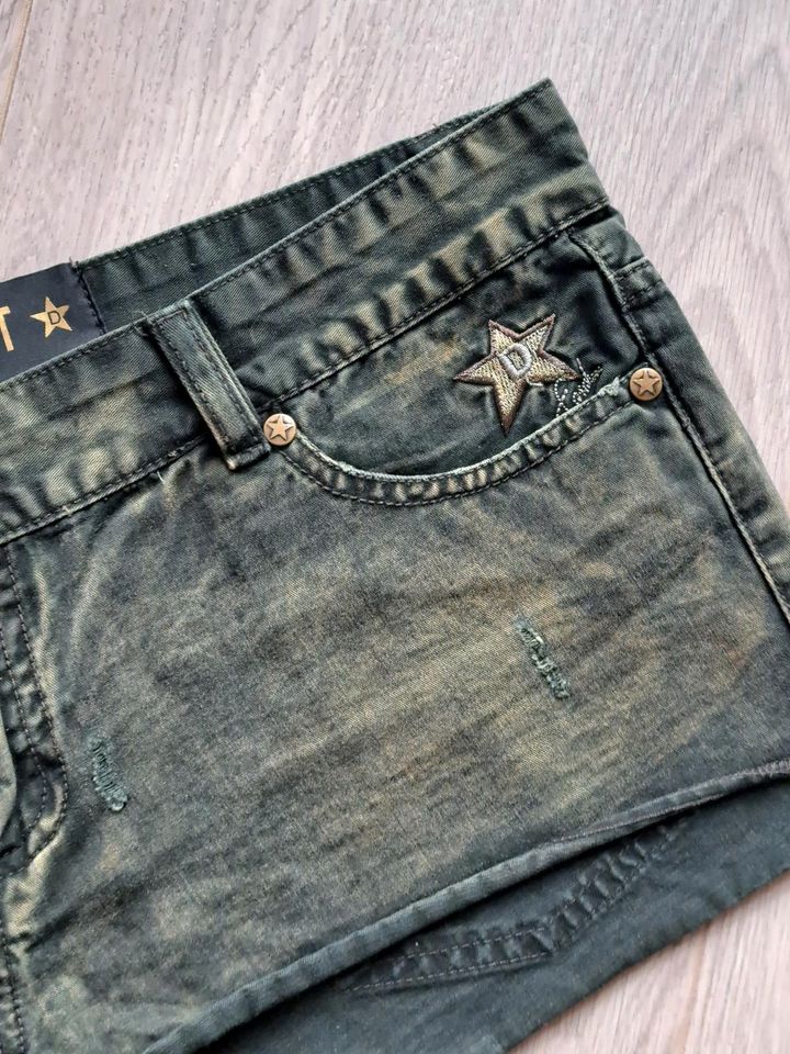 Derek Heart coole Hotpants Shorts destroyed 40 hübsche Details in Weidenbach