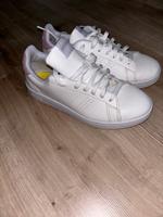 Adidas Sneaker Sportschuhe weiß ADVANTAGE Base 2.0 39 1/3 Hessen - Messel Vorschau
