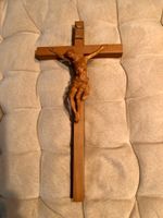 Kreuz aus Holz mit geschnitzter Jesusfigur, Devotionalie Brandenburg - Schönfließ b Oranienburg Vorschau