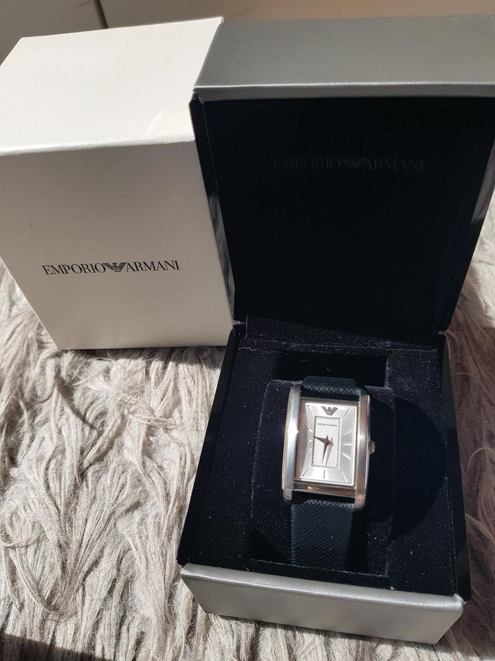 Emporio Armani neu in Geschenkbox eckig schwarz silber Uhr Damen in Köln -  Zollstock | eBay Kleinanzeigen ist jetzt Kleinanzeigen