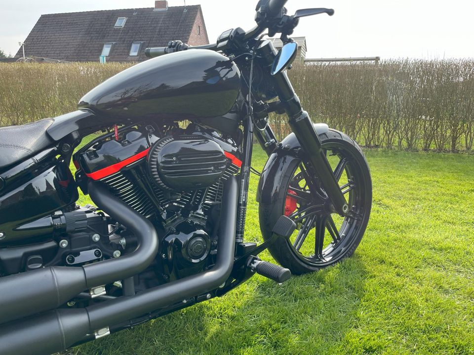 Harley-Davidson Breakout FXBRS Custom/ 5HD in Wilhelmshaven