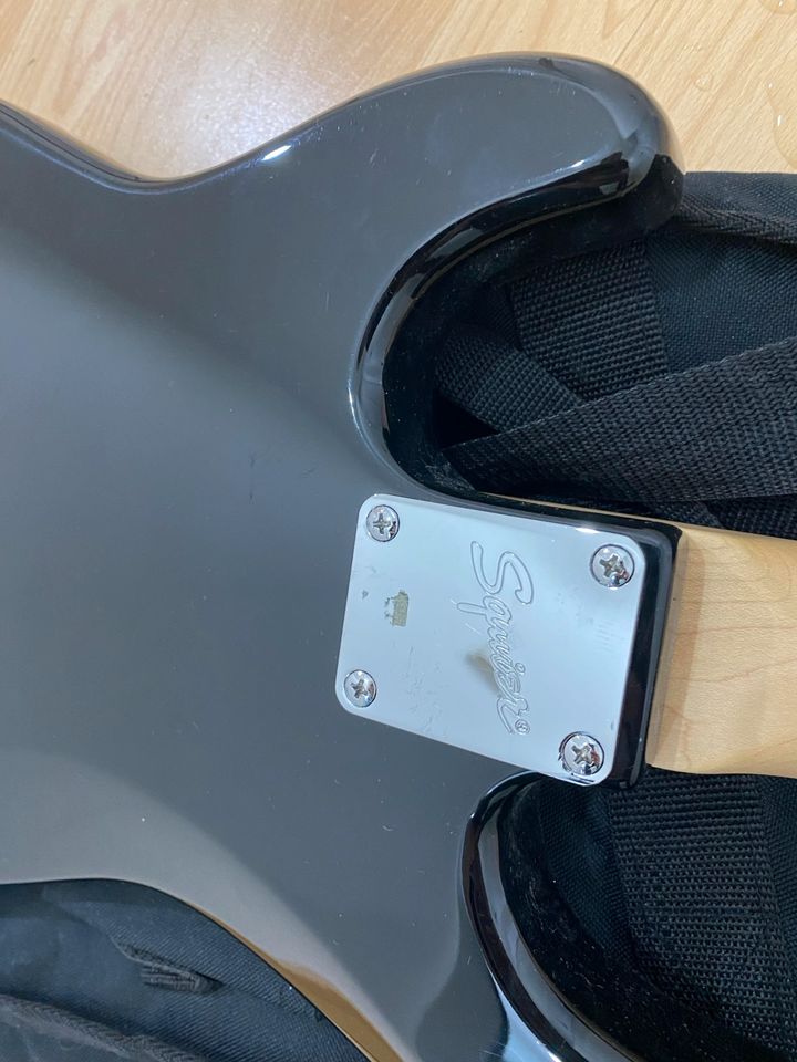 Fender E Gitarre Squier Mini  Tasche + Verstärker Marshall Kinder in Dortmund