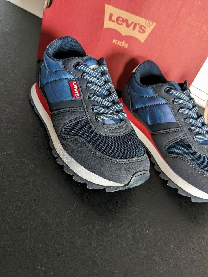 Levi's Sneaker Größe 30 in Wettin-Löbejün