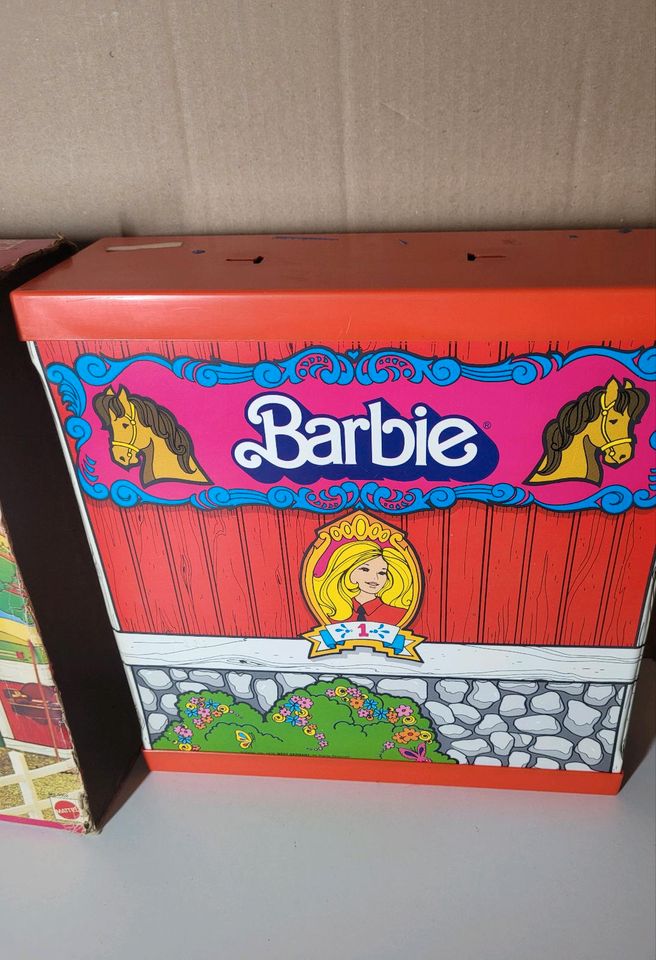 Altes Barbie Spielzeug Reit Set Koffer mit Zubehör bespielt in Öhringen
