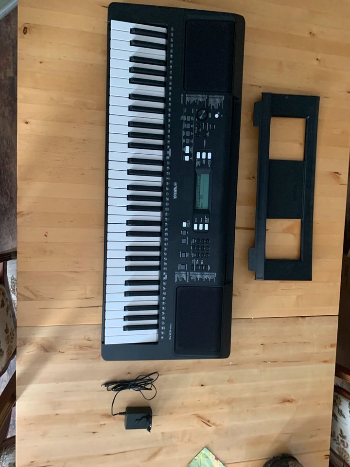 Yamaha Keyboard PSR-373 / neuwertig in Georgenthal