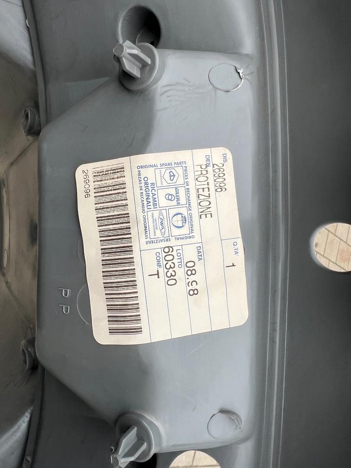 Piaggio ZIP Kennzeichen Halter Piaggio NR 269096 incl Versand in Bad Abbach