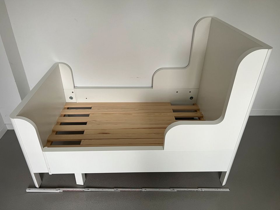 Ikea Kinderbett Busunge, mitwachsend 139cm-209cm in Schmoelln