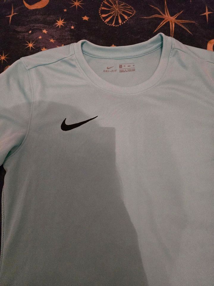 Nike T-shirt damen in Bochum