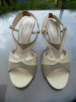 Marie Claire Sandalen Sandaletten beige Sommer 37 high heels Rheinland-Pfalz - Guldental Vorschau