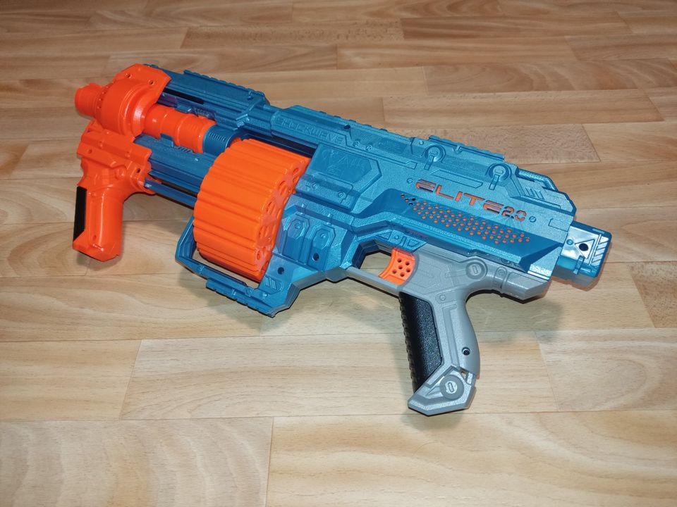 Nerf Elite 2.0 Shockwave RD-15 Blaster, Sehr gut erhalten in Poppenhausen