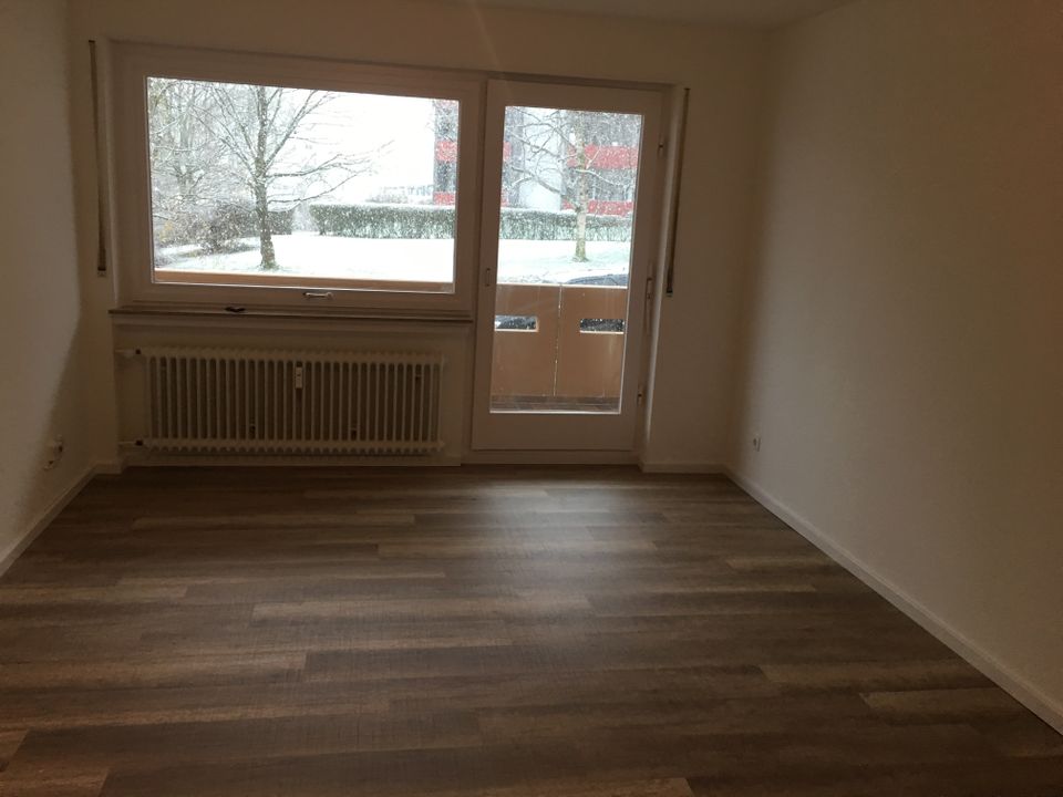 3 Zimmerwohnung, saniert, EKB, incl. Garage + 2x Stellplatz, in Taunusstein