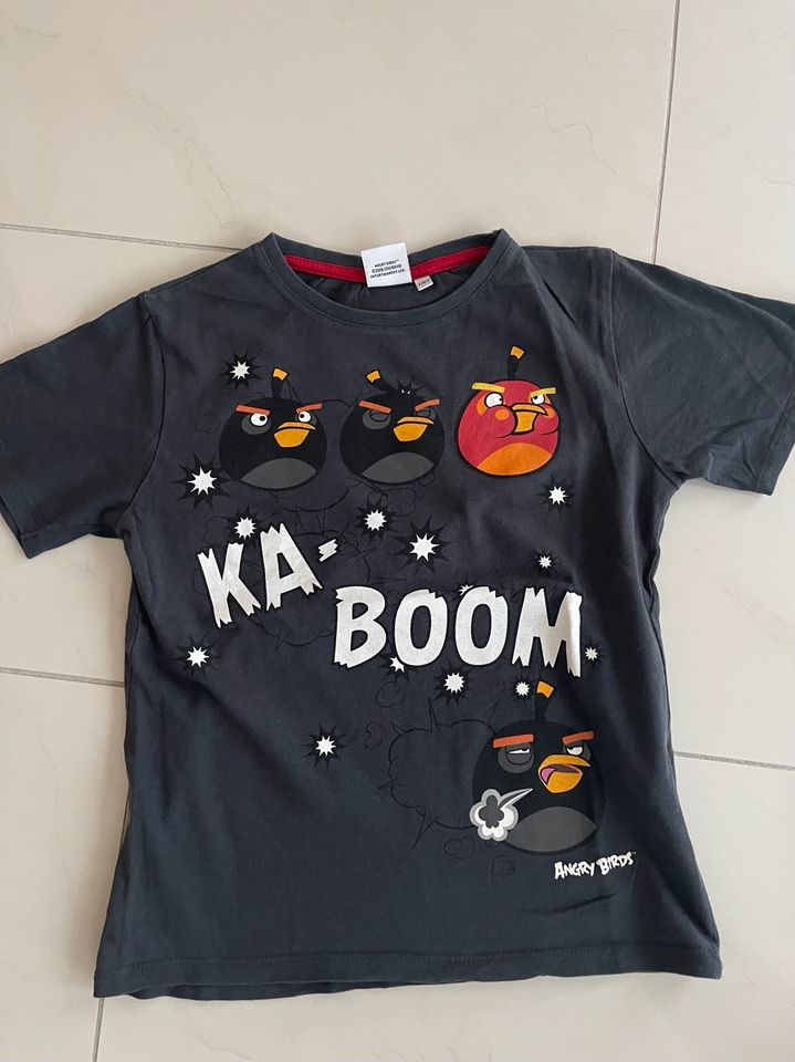 Angry Birds 2 Shirts Gr. 122 Top Zustand in Göttingen