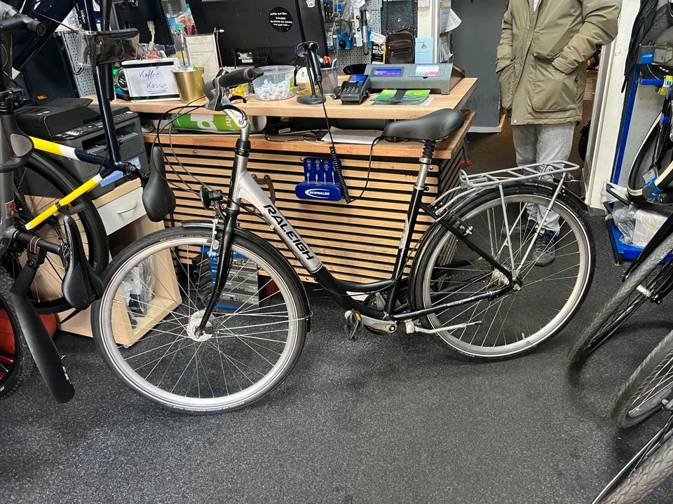 Raleigh Damen Fahhrad 28’Zoll Rh‘50‘cm in Berlin