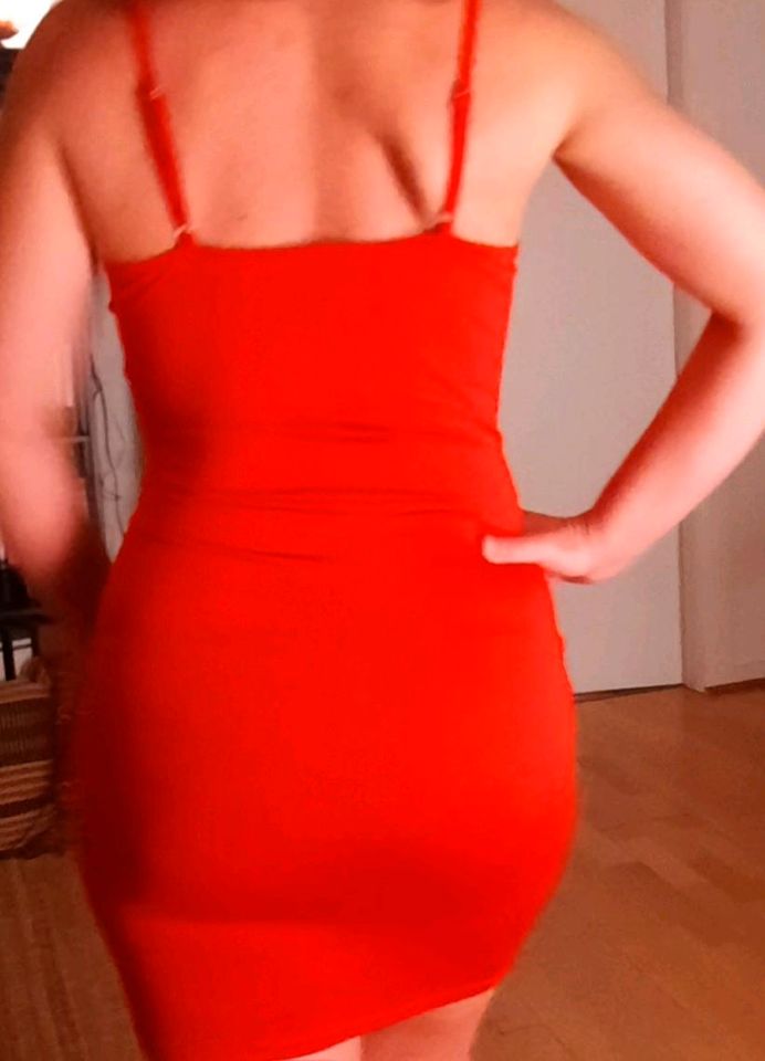 Kleid Knallig Rot, Stretch !! in Düsseldorf