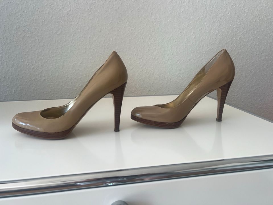 Exklusive Pumps von GUESS, Gr. 38,5, beige in Duisburg