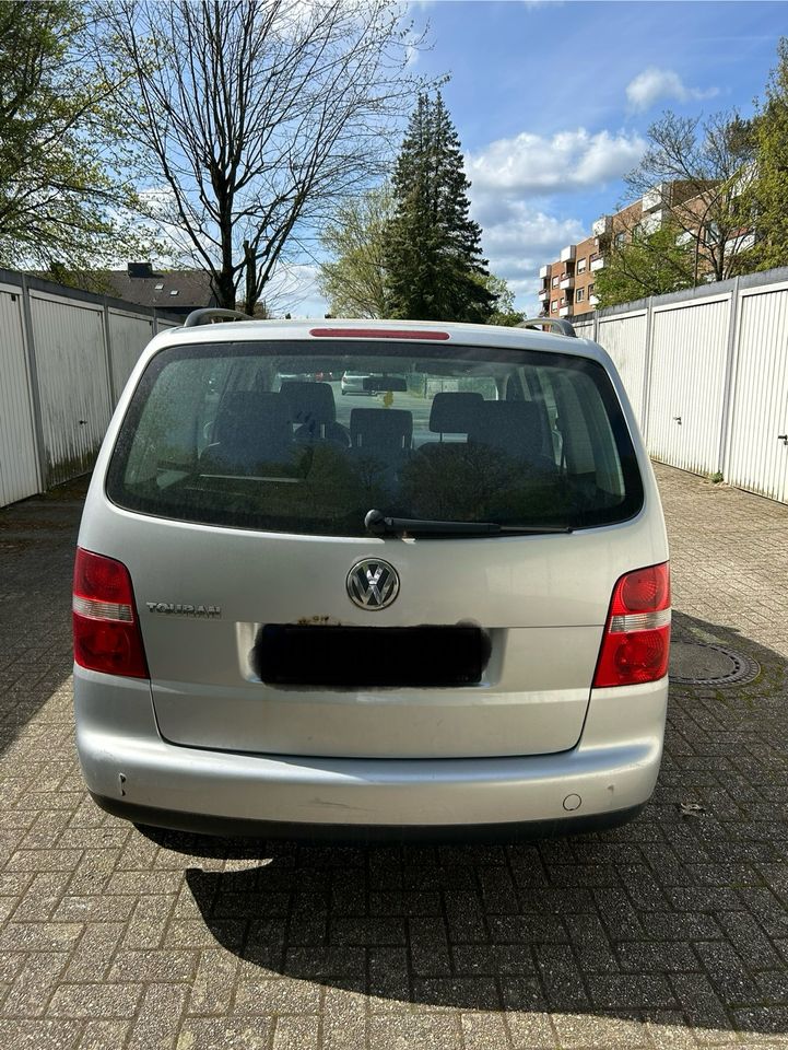 VW Touran 1.6 Benziner in Osnabrück