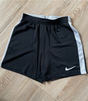 Nike Dri-Fit Sportshorts, Shorts, schwarz, Größe M 137-147cm Kreis Pinneberg - Ellerbek Vorschau