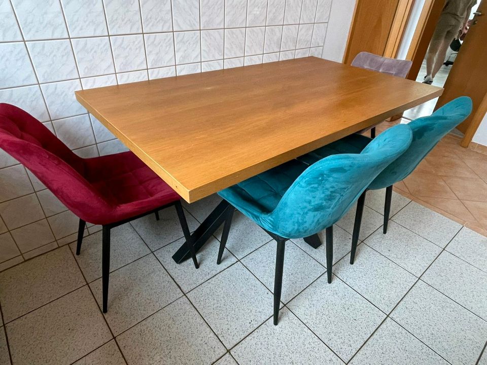 Esstisch mit 4 Stühlen in Bielefeld