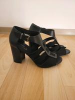 Schwarze Sandalen mit Absatz Nordrhein-Westfalen - Dorsten Vorschau